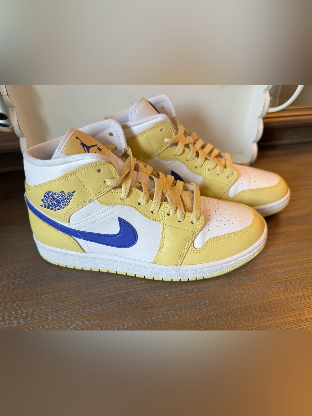 Women's Air Jordan 1 Mid "Lemon Wash / Lapis White